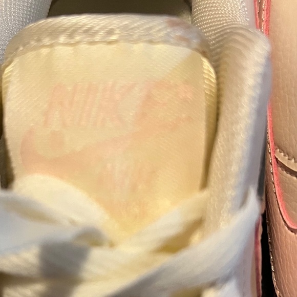 Brand New Nike Air Force 1 Women's Running Shoes. Cream / Pink - Picture 5 of 11